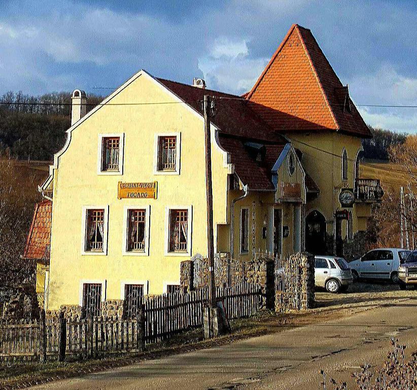 Cserhatvoelgy Panzio Alsotold Buitenkant foto