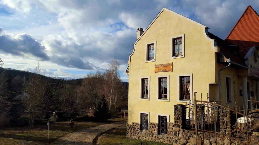 Cserhatvoelgy Panzio Alsotold Buitenkant foto